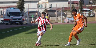 İSTİKLALSPOR ADANASPORU MAĞLUP ETTİ 