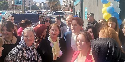 İYİ PARTİ GENEL BAŞKANI MERAL AKŞENER KAHRAMANMARAŞ’TA  ÇİÇEKLERLE KARŞILANDI