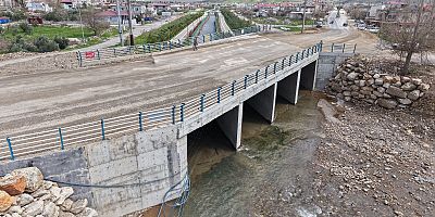 KAHRAMANMARAŞ BÜYÜKŞEHİR, 10 MİLYONLUK YATIRIMLA ŞEKEROBA’NIN YENİ KÖPRÜSÜNÜ HİZMETE SUNDU