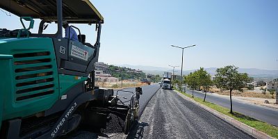 KAHRAMANMARAŞ BÜYÜKŞEHİR, ADİL ERDEM BAYAZIT BULVARI’NI YENİLİYOR