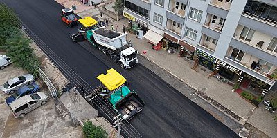KAHRAMANMARAŞ BÜYÜKŞEHİR, ALTYAPI SONRASI ASFALT YATIRIMLARINI DURMAKSIZIN SÜRDÜRÜYOR