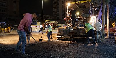 KAHRAMANMARAŞ BÜYÜKŞEHİR, ASFALT MESAİSİNİ GECE GÜNDÜZ KESİNTİSİZ SÜRDÜRÜYOR