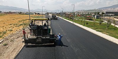 KAHRAMANMARAŞ BÜYÜKŞEHİR, ASFALT MESAİSİNİ YENİ HAFTADA 20 FARKLI NOKTADA SÜRDÜRECEK