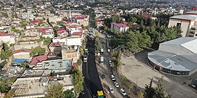 KAHRAMANMARAŞ BÜYÜKŞEHİR BAYAZITLI BULVARI’NDA ASFALT MESAİSİNİ SÜRDÜRÜYOR