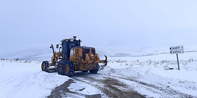 KAHRAMANMARAŞ BÜYÜKŞEHİR BELEDİYESİ , KUZEY İLÇELERDE 48 ARAÇLA KARLA MÜCADELESİNİ SÜRDÜRÜYOR