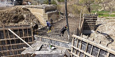 KAHRAMANMARAŞ BÜYÜKŞEHİR’DEN BERTİZ’İN ULAŞIMINI İYİLEŞTİRECEK KÖPRÜ YATIRIMI