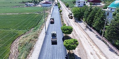 KAHRAMANMARAŞ BÜYÜKŞEHİR’DEN ELBİSTAN İĞDE’DE ULAŞIM ATAĞI; YÜRÜYÜŞ YOLU TAMAM, ASFALT BAŞLADI