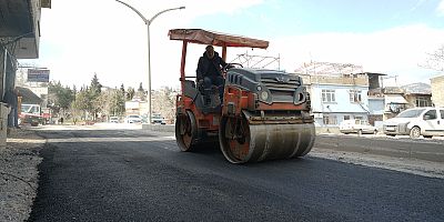 KAHRAMANMARAŞ BÜYÜKŞEHİR’DEN KUDDUSİ BABA VE TRABZON BULVARLARINDA ASFALT ÇALIŞMASI