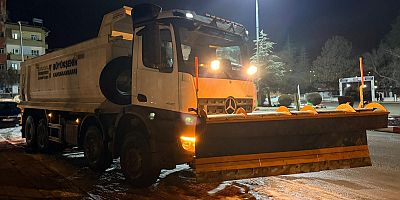 KAHRAMANMARAŞ BÜYÜKŞEHİR’DEN KUZEY İLÇELERDE KAR NÖBETİ