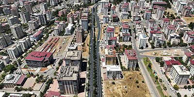 KAHRAMANMARAŞ BÜYÜKŞEHİR, DR. SAİT BULVARI’NI DA YENİLEDİ