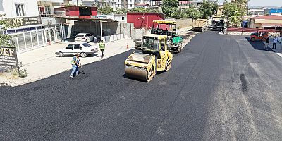 KAHRAMANMARAŞ BÜYÜKŞEHİR, DULKADİROĞLU’NDA ASFALT MESAİSİNİ KESİNTİSİZ SÜRDÜRÜYOR