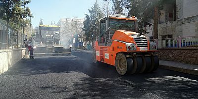 KAHRAMANMARAŞ BÜYÜKŞEHİR, DULKADİROĞLU’NDA YOL YENİLEMELERİNİ SÜRDÜRÜYOR
