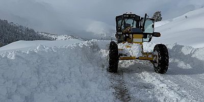 KAHRAMANMARAŞ BÜYÜKŞEHİR EKİPLERİ 7/24 SAHADA