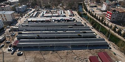 KAHRAMANMARAŞ BÜYÜKŞEHİR, ELBİSTAN’DA REZERV ALANDAKİ İŞ YERLERİ İÇİN 2 YENİ ÇARŞI KURDU