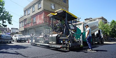 KAHRAMANMARAŞ BÜYÜKŞEHİR, ESKİ SANAYİ SİTESİNİN YOLLARINI BİR BİR ASFALTLIYOR