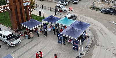 KAHRAMANMARAŞ BÜYÜKŞEHİR’İN BİLİM OTOBÜSÜ GENÇLERİ UYGULAMALI ETKİNLİKLERLE BULUŞTURDU