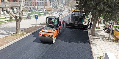 KAHRAMANMARAŞ BÜYÜKŞEHİR, KUDDUSİ BABA BULVARI’NDA ASFALT ÇALIŞMASINI SÜRDÜRÜYOR