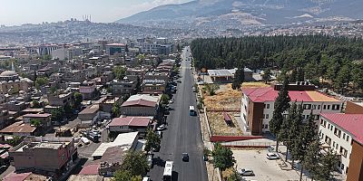 KAHRAMANMARAŞ BÜYÜKŞEHİR, ŞEYH ADİL VE GİRNE CADDELERİNİ SICAK ASFALTLA YENİLEDİ