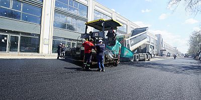 KAHRAMANMARAŞ BÜYÜKŞEHİR, TOPTANCILAR SİTESİ YOLLARINI YENİLİYOR