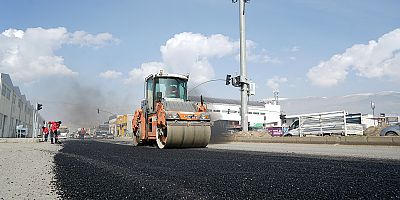 KAHRAMANMARAŞ BÜYÜKŞEHİR YOL YENİLEME ÇALIŞMALARINA DEVAM EDİYOR