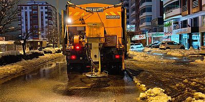 KAHRAMANMARAŞ  MERKEZİNDE ARTERLER ULAŞIMA AÇIK, BUZLANMAYA GEÇİT YOK