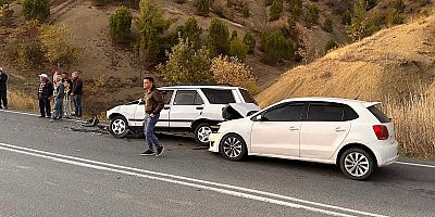 KAHRAMANMARAŞ'TA 2 OTOMOBİL ÇARPIŞTI 