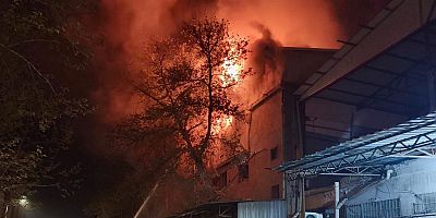 KAHRAMANMARAŞ’TA AHŞAP ATÖLYESİNDE YANGIN