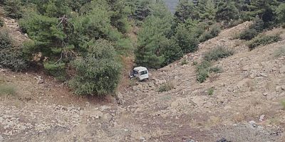 Kahramanmaraş’ta sürücü kontrolünü kaybettiği aracıyla 40 metrelik uçuruma yuvarlanması sonucu 3 kişi yaralandı.