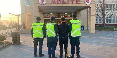 Kahramanmaraş’ta jandarma ekipleri tarafından aranan şahıslara yönelik çalışmalarda 7 kişi gözaltına alındı.