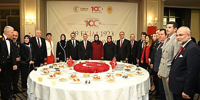 Kahramanmaraş Sütçü İmam Üniversitesi (KSÜ) Rektörü Prof. Dr. Alptekin Yasım Cumhuriyetin kuruluşunun 100. yılı dolayısıyla tertip edilen program ve kutlamalara katıldı.