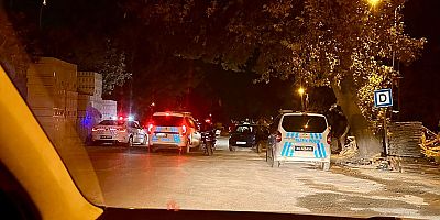 ehliyetsiz bir sürücünün polisten kaçmaya çalışması sonucu kovalamaca yaşandı.