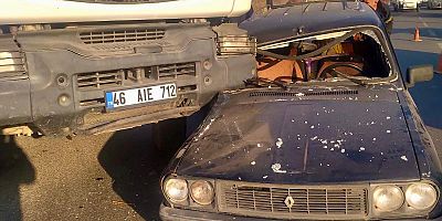 Kahramanmaraş’ta yaşanan trafik kazasında sürücü ezilmekten son anda kurtuldu.