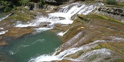 Kahramanmaraş’ın Andırın ilçesinde bulunan Göç Yolu Şelalesi