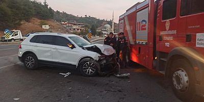 KAHRAMANMARAŞ’TA HAFİF TİCARİ ARAÇ İLE OTOMOBİL ÇARPIŞTI: 6 YARALI