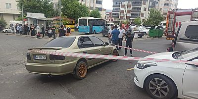 KAHRAMANMARAŞ’TA HALK OTOBÜSÜ İLE OTOMOBİL ÇARPIŞTI: 3 YARALI