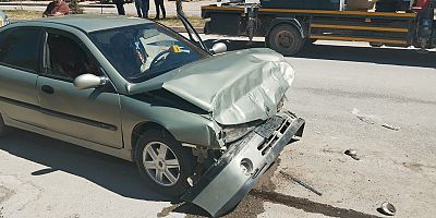 KAHRAMANMARAŞ’TA HALK OTOBÜSÜNE ÇARPAN OTOMOBİL SÜRÜCÜSÜ HAYATINI KAYBETTİ