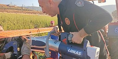 KAHRAMANMARAŞ’TA HORTUM SARMA MAKİNESİNE KOLUNU KAPTIRDI