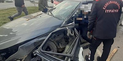 KAHRAMANMARAŞ’TA İKİ OTOMOBİL ÇARPIŞTI: 2 YARALI