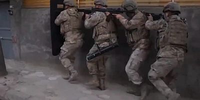 KAHRAMANMARAŞ'TA JANDARMA TEK TEK ENSELEDİ