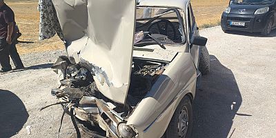 KAHRAMANMARAŞ’TA KAMYONET İLE OTOMOBİL ÇARPIŞTI: 2 YARALI