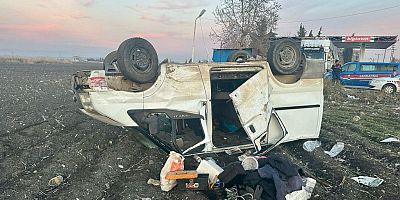 KAHRAMANMARAŞ’TA KAMYONET TAKLA ATTI: 7 YARALI