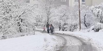 -KAHRAMANMARAŞ’TA KAR SEVİNCİ