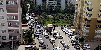 KAHRAMANMARAŞ’TA OKULDA SİLAHLI SALDIRI: YARALILAR VAR