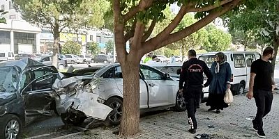 ahramanmaraş’ta sürücü kontrolünü kaybettiği otomobiliyle önce karşı yönden gelen otomobile