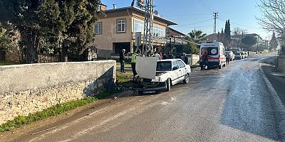 KAHRAMANMARAŞ’TA OTOMOBİL BAHÇE DUVARINA ÇARPTI: 1 YARALI