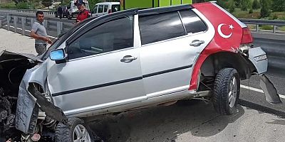 Kahramanmaraş’ta sürücü kontrolünü kaybettiği otomobille bariyerlere çarpması sonucu trafik kazası yaşandı.