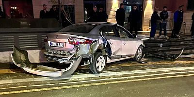 KAHRAMANMARAŞ’TA OTOMOBİL İLE HAFİF TİCARİ ARAÇ ÇARPIŞTI: 5 YARALI