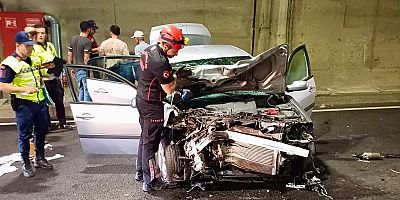 KAHRAMANMARAŞ’TA OTOMOBİL KAMYONA ARKADAN ÇARPTI: 2 YARA