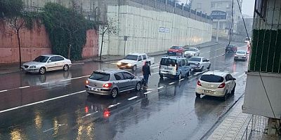 KAHRAMANMARAŞ’TA SAĞANAK YAĞIŞ ZİNCİRLEME KAZAYA NEDEN OLDU