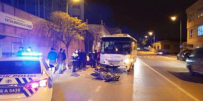 KAHRAMANMARAŞ’TA SERVİS ARACI İLE MOTOSİKLET ÇARPIŞTI: 1 AĞIR YARALI